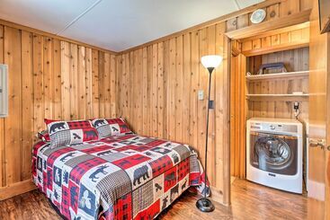 コテージ Near Skiing: Pocono Lake Cabin W/ Screened Patio