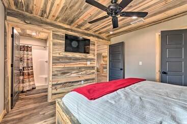 بيت ريفى Upscale Riverfront Home W/ Beach & Fire Pit!