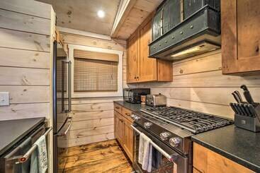 コテージ Mountain View Cabin Near Ski Sapphire Valley!