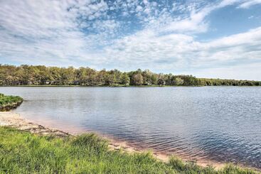 茅舍 Albrightsville Home: Deck, Fire Pit & Lake Access