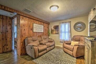 بيت ريفى Cozy Goshen Farmhouse ~ 9 Mi To Amish Acres