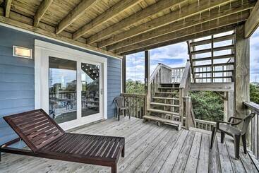 بيت ريفى Avon Home On The Channel W/ Hot Tub & Deck!