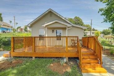 کلبه Cozy Omaha Vacation Rental: 6 Miles To Downtown!