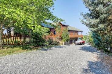 コテージ Family Friendly Dandridge Home W/ Lake Views!