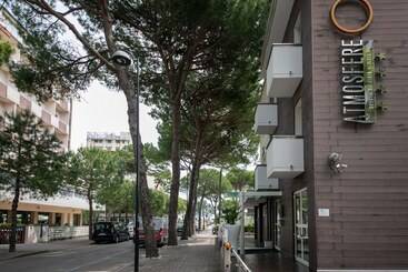 مسافرخانه Atmosfere Milano Marittima