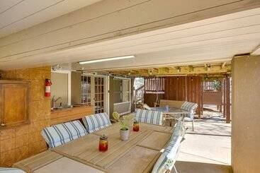 별장 Pet Friendly Lakehouse: View Tower + Fire Pit!