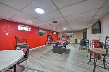 קוטג'' Hidden Paradise On 5 Acres W/ Hot Tub & Deck!