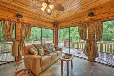 קוטג'' Quiet Inverness Log Cabin W/ Furnished Deck!