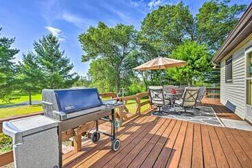 بيت ريفى Secluded Arkdale Retreat: 10 Acres W/ Deck!