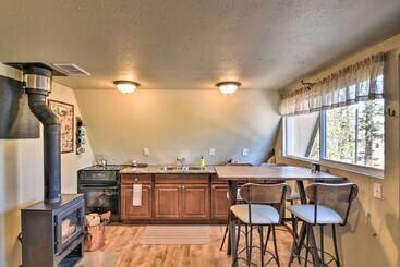 بيت ريفى Sunny Muddy Moose Cabin W/ Fire Pit & Mtn Views!