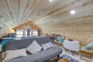 コテージ Unique Converted Trailer In Marshall: Pet Friendly