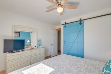 별장 Coastal Home W/ Deck & Outdoor Shower