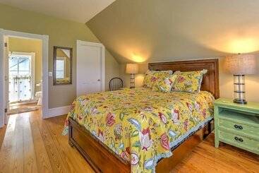 کلبه Historic Manteo House On Roanoke Sound W/ Dock!