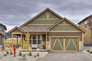 Сельский дом 3 Mi To Granby Ranch: Home W/ Hot Tub & Mtn Views!