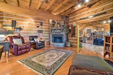 Сельский дом Custom Cabin W/ 12 Acres On Dale Hollow Lake!