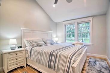 کلبه South Yarmouth Retreat W/ Grill: Walk To Beach!