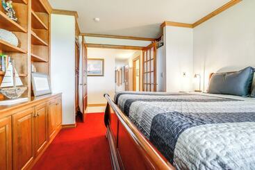 茅舍 Sturgeon Bay Hideaway W/ Direct Water Access!