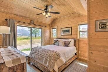 Сельский дом Dreamy Mountain View Cabin Near Yellowstone!