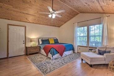 コテージ Lush Garfield Cabin W/ Community Pool & Lake!