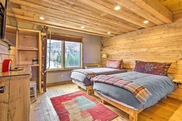 Сельский дом Secluded Granby Mtn Cabin: 75 Acres & Views