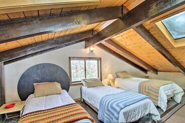 کلبه Swiss Style Chalet W/ Fireplace   Near Story Land!