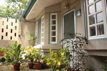 تختخواب و صبحانه Homestay De Bai