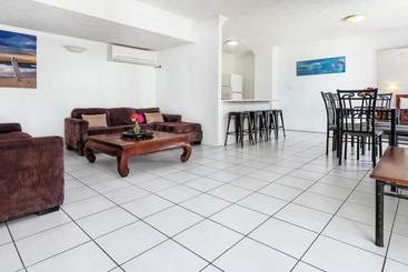 Bilinga Beach Motel