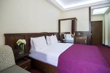 Elegant Hotel & Resort
