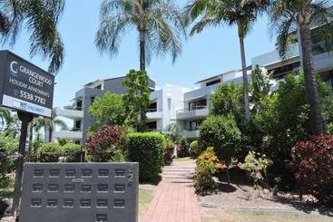 هتل Grangewood Court Apartments