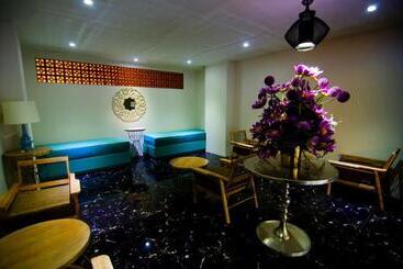 호텔 Norn Talay Surin Beach Phuket