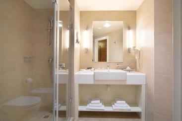 هتل Parklane Resort And Spa