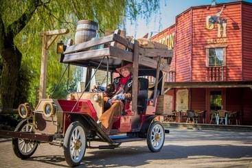 בית מלון כפרי Vakantiepark Slagharen