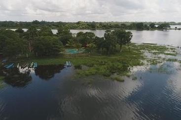 پانسیون Pharo Lake