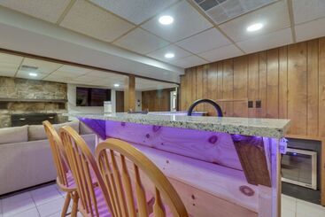 茅舍 Mcgaheysville Vacation Rental: Yard & Fire Pit!