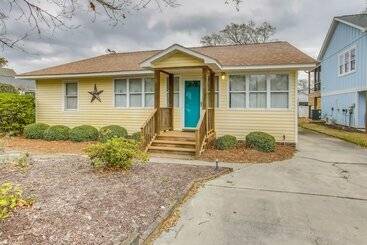 コテージ Oak Island Vacation Rental: Close To Beach