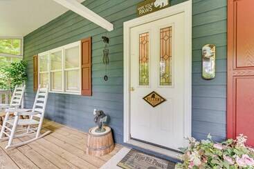 별장 Secluded Cabin W/ Porch   7 Miles To Lake Chatuge!