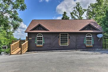 茅舍 Sevierville Overlook Cabin: 9 Miles To Gatlinburg!