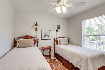 קוטג'' The Palm  Bay St. Louis Home   Walk To Beach!