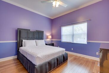 Сельский дом Contemporary Brandon Home W/ Pool & Game Room