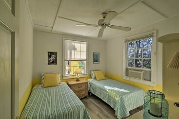 بيت ريفى Pawleys Island House,   Steps To Beach & Creek!