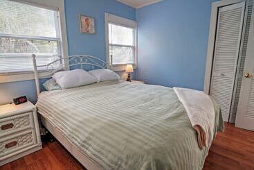 Quiet Cottage < 1/2 Mi To Gulf Coast & Boardwalk!