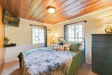 Houghton Lake Cottage   Central Location!