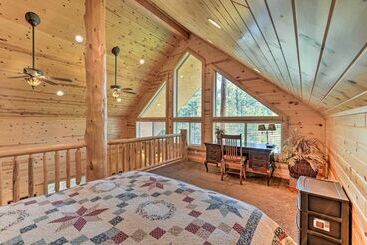 بيت ريفى Island Park Cabin W/ Stunning Forest Views!