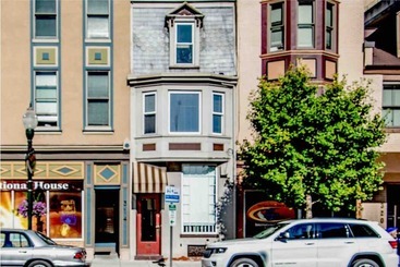 هتل آپارتمان Quirky Downtown Loft