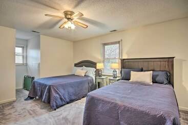 بيت ريفى Sunny Lakefront Escape In Prosperity W/ Dock!