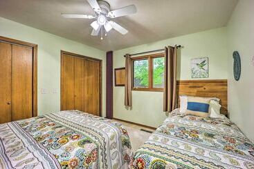 コテージ Waterfront Home On Beaver Lake W/ 2 Decks!