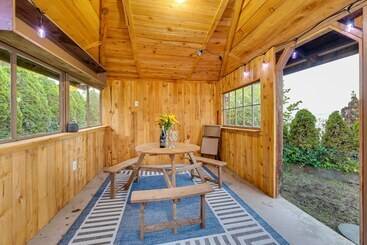 بيت ريفى Chic Port Angeles Home W/ Oceanfront Balcony!