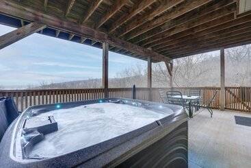 茅舍 Pet Friendly Branson West Lodge W/ Hot Tub!