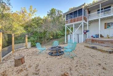 茅舍 Lakefront Gem W/ Screened Porch + Game Room!