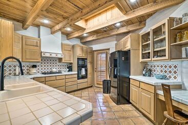 بيت ريفى Las Cruces Home La Casa Blanca W/ Courtyard